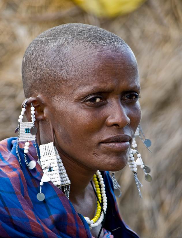 http://upload.wikimedia.org/wikipedia/commons/a/ac/Masai_Woman.jpg