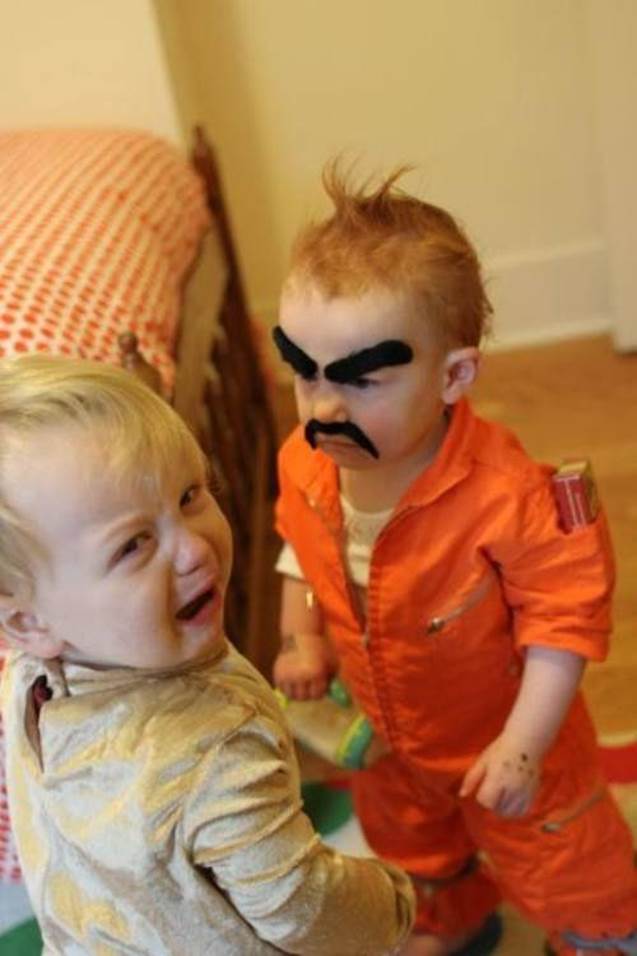 http://www.frodobooth.com/wp-content/uploads/2014/01/funny-kids-cry-scared-uniform-orange-costume-1.jpg